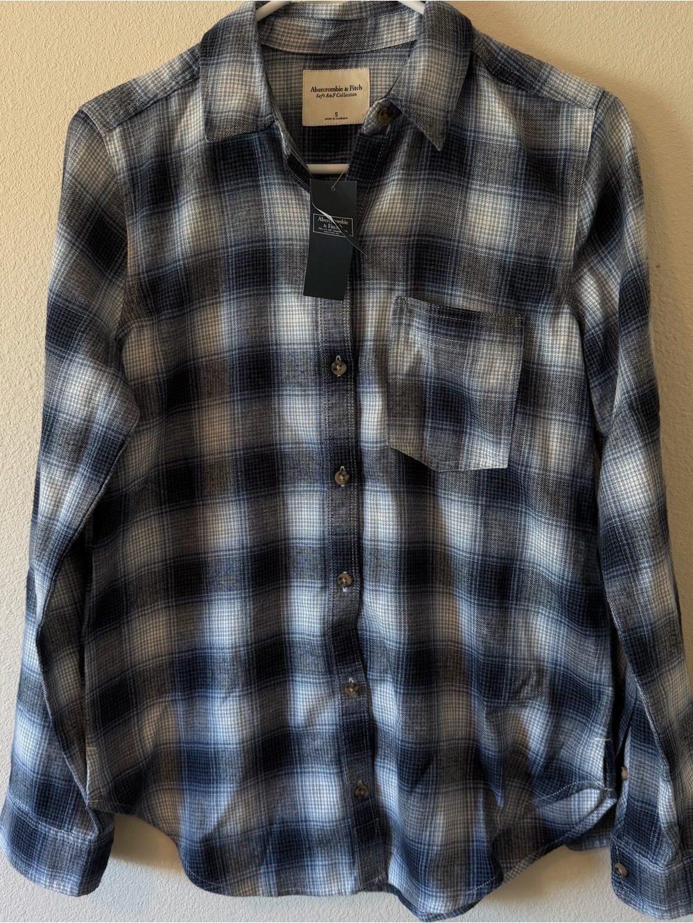 Abercrombie & Fitch long sleeve shirt women, small blue plaid soft flannel